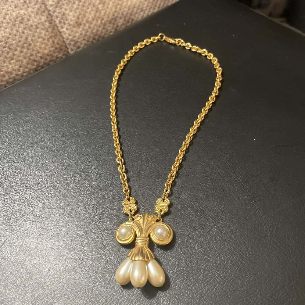 Vintage Gold Tone Fleur-de-lis Faux Pearl Pendant Necklace